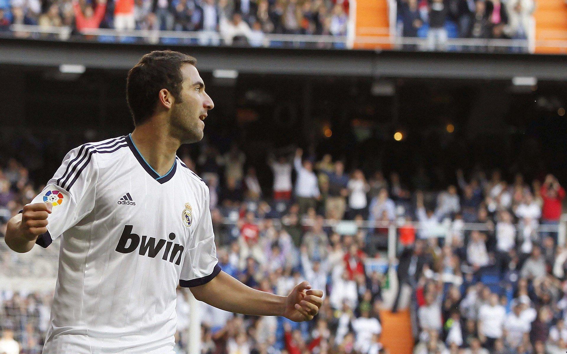 罗马诺独家确认，加纳乔完成伦敦转会，所有法律文件正式签署